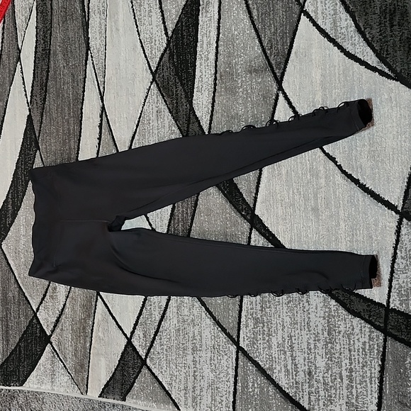 VICTORIA SECRET 2020 BLACK MESH CRISS-CROSS HIGH-WAISTED LEGGINGS - Picture 11 of 15